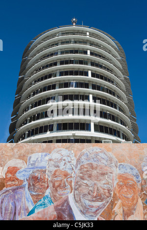 I record di Capitol Building e il murale in Hollywood, Los Angeles, California, Stati Uniti d'America Foto Stock