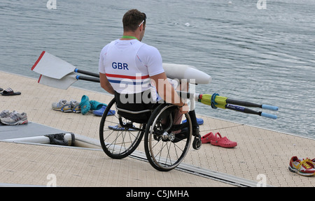 Tom Aggar Paralimpico-classe singolo scull al Redgrave Pinsent Rowing Lake e Sherriff Boathouse Caversham Nr Reading, Berkshire, Inghilterra, Regno Unito Foto Stock