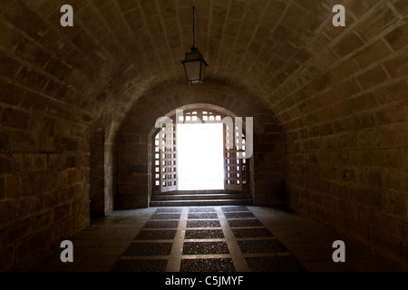 Almudaina e cattedrale di Maiorca archi a tunnel in Palma de Mallorca Foto Stock