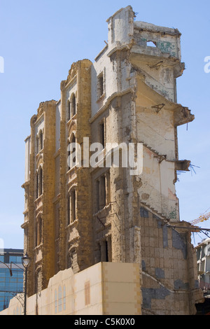 Edificio danneggiato in guerra, Downtown, Beirut, Libano Foto Stock