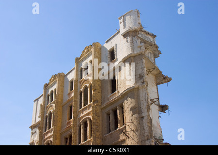 Edificio danneggiato in guerra, Downtown, Beirut, Libano Foto Stock