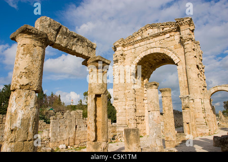 Arco di trionfo eretti durante il periodo romano nel pneumatico, Libano Foto Stock