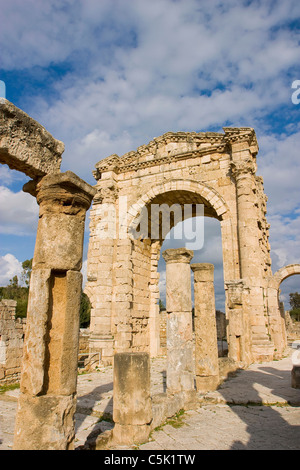 Arco di trionfo eretti durante il periodo romano nel pneumatico, Libano Foto Stock