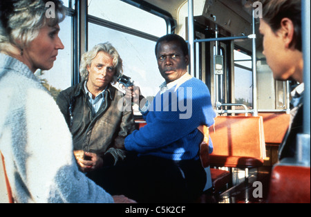 Poco NIKITA (1988) RIVER PHOENIX, SIDNEY POITNER Richard Benjamin (DIR) 002 COLLEZIONE MOVIESTORE LTD Foto Stock