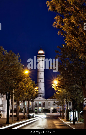 Faro di notte in Vila Real de Santo Antonio, Algarve, PORTOGALLO Foto Stock