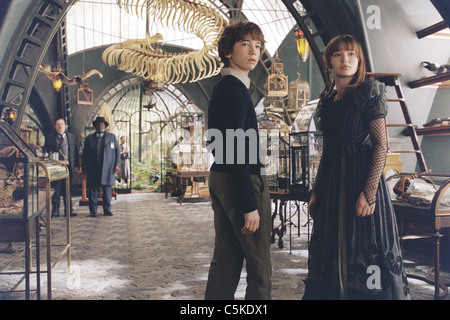 Lemony Snicket una serie di sfortunati eventi Anno : 2004 - USA Emily Browning, Cedric il presentatore, Timothy spall, Liam Aiken Direttore : Brad Silberling Foto Stock