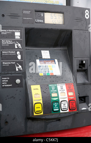 Carburante stazione gas automatico pompa benzina in Canada Foto Stock