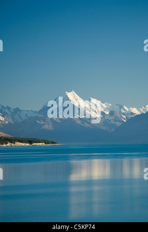 Aoraki/Mount Cook, la montagna più alta in Nuova Zelanda (3754m), e il Lago Pukaki, Isola del Sud Foto Stock