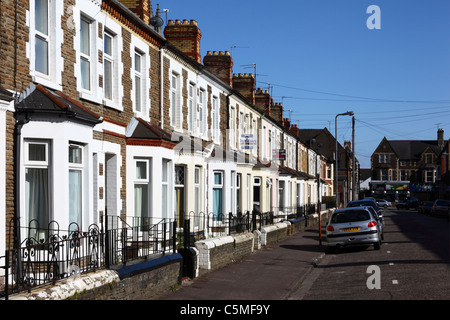 Tipico alloggiamento terrazzati, Roath, Cardiff, South Glamorgan, Wales, Regno Unito Foto Stock