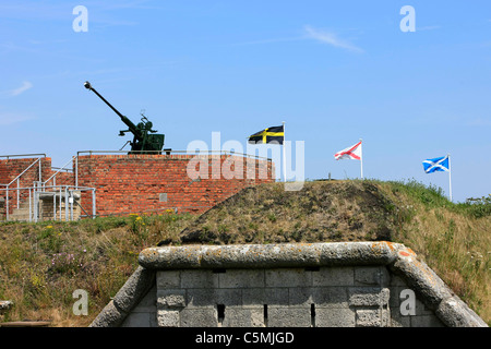 WW2 Bofor pistola si trova sulla cima del Northe Fort a Weymouth continua a sorvegliare l'ingresso del porto Foto Stock