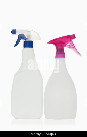 Rosa e azzurro bottiglie spray Foto Stock