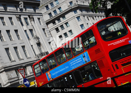 Alloggiamento e i blocchi degli uffici nel centro di London Regno Unito Foto Stock