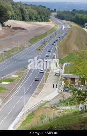 I flussi di traffico sulla carreggiata in direzione sud solo come il Tunnel Hindhead è aperta il 27 Luglio 2011 Foto Stock