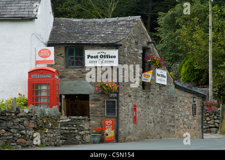 Negozio e ufficio postale nel villaggio di, Ulpha Duddon Valley, Parco Nazionale del Distretto dei Laghi, Cumbria, England Regno Unito Foto Stock