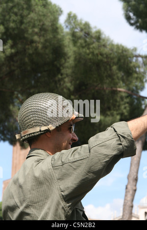 La seconda guerra mondiale la liberazione di Roma ri emanazione parade 4 giugno 1944, Roma, Italia 2011 Foto Stock