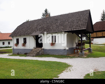Vecchio villaggio - Staro Selo - aperto il museo storico in Kumrovec, Croazia, con Nato casa del maresciallo Josip Broz Tito Foto Stock