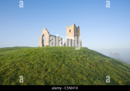 La rovina della chiesa di San Michele in Burrow Mump. Somerset. In Inghilterra. Regno Unito. Foto Stock