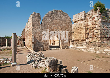 Perga, Perge greco, antica città di Pamphilia, Antalya Turchia, 1209 a.C., culto della 'Regina' Artemis, Una dea della natura puramente anatolica, Foto Stock
