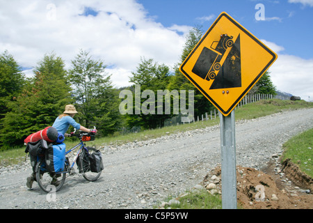 Ciclista, Carretera Austral, Cile, Sud America Foto Stock