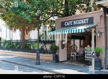 Cafe Beignet, Royal Street. Quartiere Francese di New Orleans. Foto Stock