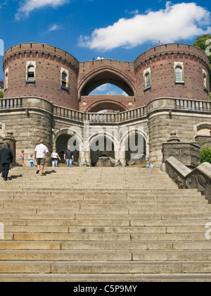 Modo di 'Kärnan', il segno distintivo della città della città di Helsingborg, lungo il ' re Oscar II. Terrazza ', Helsingborg Svezia Foto Stock