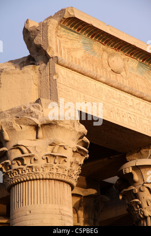Kom Ombo tempio - il sud dell'Egitto - Parte anteriore superiore Foto Stock