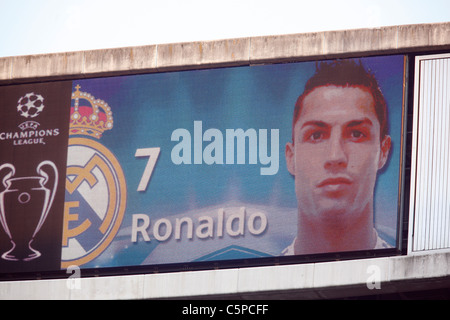 L'immagine di Cristiano Ronaldo sul segnapunti elettronici Foto Stock