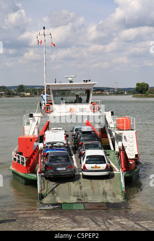 Free car traversata in traghetto del fiume Senna vicino a Jumièges in Normandia, Francia. Foto Stock