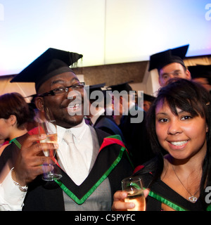 Aberystwyth studenti universitari la laurea sul giorno di graduazione, REGNO UNITO Foto Stock