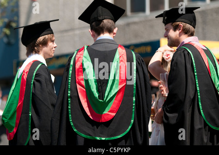 Aberystwyth studenti universitari la laurea sul giorno di graduazione, REGNO UNITO Foto Stock