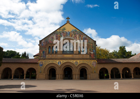 Vista esterna della Chiesa del Memoriale, principale quad, Stanford University, Stanford, in California, Stati Uniti d'America Foto Stock