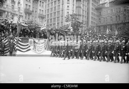 Parata di polizia di New York City, Stati Uniti d'America Foto Stock