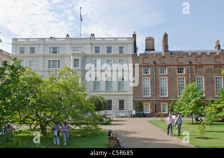 Clarence House garden Mall Westminster London Open day per avviare iniziativa del principe Charles promuovere uno stile di vita sostenibile Foto Stock