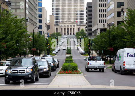 looking up deaderick street towards war memorial plaza and the william snodgrass tennessee tower Nashville Tennessee USA Foto Stock