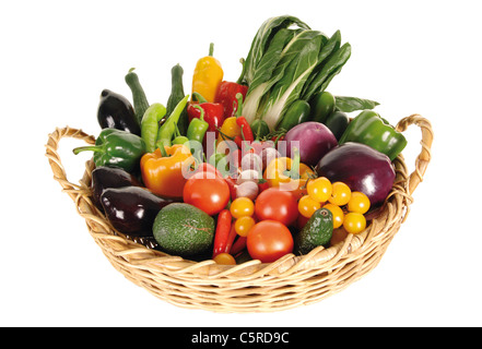 Varietà di verdure nel cestello, vista in elevazione Foto Stock