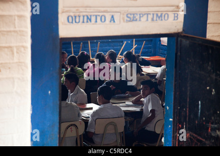 La Scuola media nel Canton Las Pilas, San Ignacio, Chaltenango Reparto, El Salvador Foto Stock