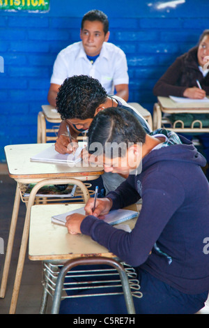 La Scuola media nel Canton Las Pilas, San Ignacio, Chaltenango Reparto, El Salvador Foto Stock