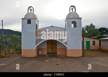 La Chiesa nel cantone di Las Pilas, San Ignacio, Chaltenango Reparto, El Salvador Foto Stock