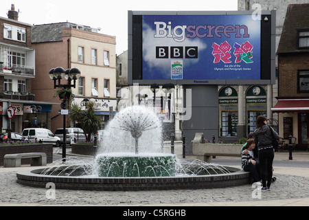 Bigscreen BBC Piazza del Mercato Dover Kent Foto Stock