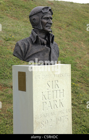 Busto di Sir Keith Park a Battle of Britain Memorial Capel-le-Ferne Kent Foto Stock