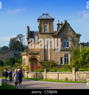 Villaggio di Edensor, Chatsworth station wagon, Derbyshire, England, Regno Unito Foto Stock