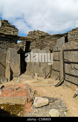 Dh Midhowe broch ROUSAY ORKNEY all'interno Midhowe età del ferro broch rovine isole Foto Stock