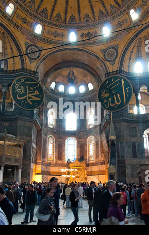 All'interno di Ayasofya (Hagia Sophia) cattedrale e moschea, Istanbul, Turchia Foto Stock