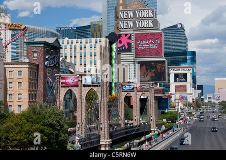 Una replica del Ponte di Brooklyn Bridge sulla strip di Las Vegas, Nevada, STATI UNITI D'AMERICA Foto Stock