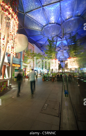 Anca distretto partito Clarke Quay al Fiume Singapore di notte, vita notturna, Singapore, Sud-est asiatico, in Asia Foto Stock