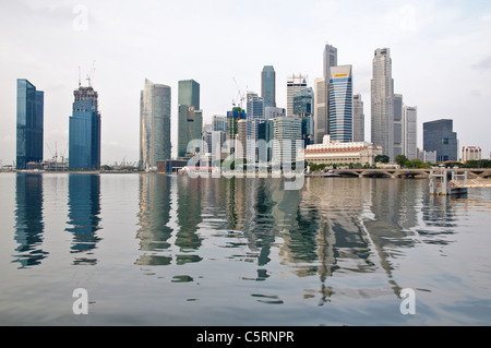 Skyline del quartiere finanziario, il quartiere centrale degli affari di Marina Bay, Singapore, Sud-est asiatico, in Asia Foto Stock