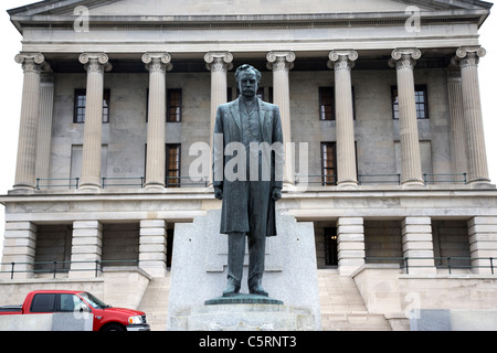 Statua di Edward Ward Carmack fuori dalla collina del palazzo del campidoglio di Nashville Tennessee USA la statua è stata abbattuta nel maggio 2020 dei manifestanti george floyd Foto Stock