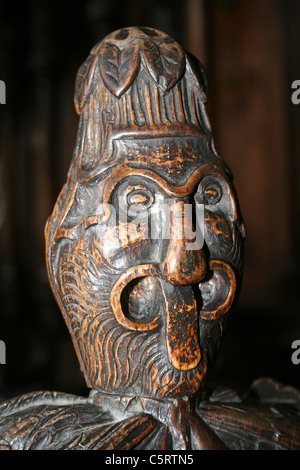 Il XIV secolo il carving in Stallo corale in St Botolph's Church, Boston, Lincolnshire, Regno Unito Foto Stock