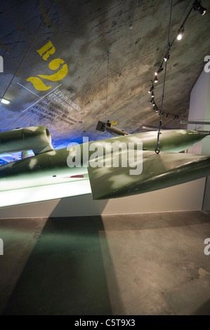 Presenta all'interno della cupola in calcestruzzo di La Coupole bunker II guerra mondiale museo nel nord della Francia a Helfault, vicino a St Omer Foto Stock