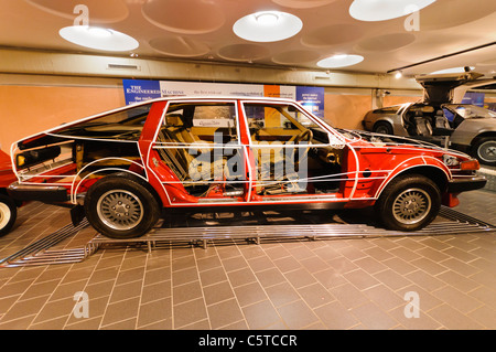 Rover VANDEN PLAS, tagliate in modo che la parte interna può essere visto Foto Stock